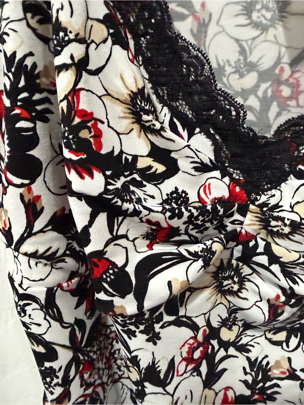 White House Black Market Black, White & Red Floral Lace-Trim Satin Cami - Picture 2 of 9